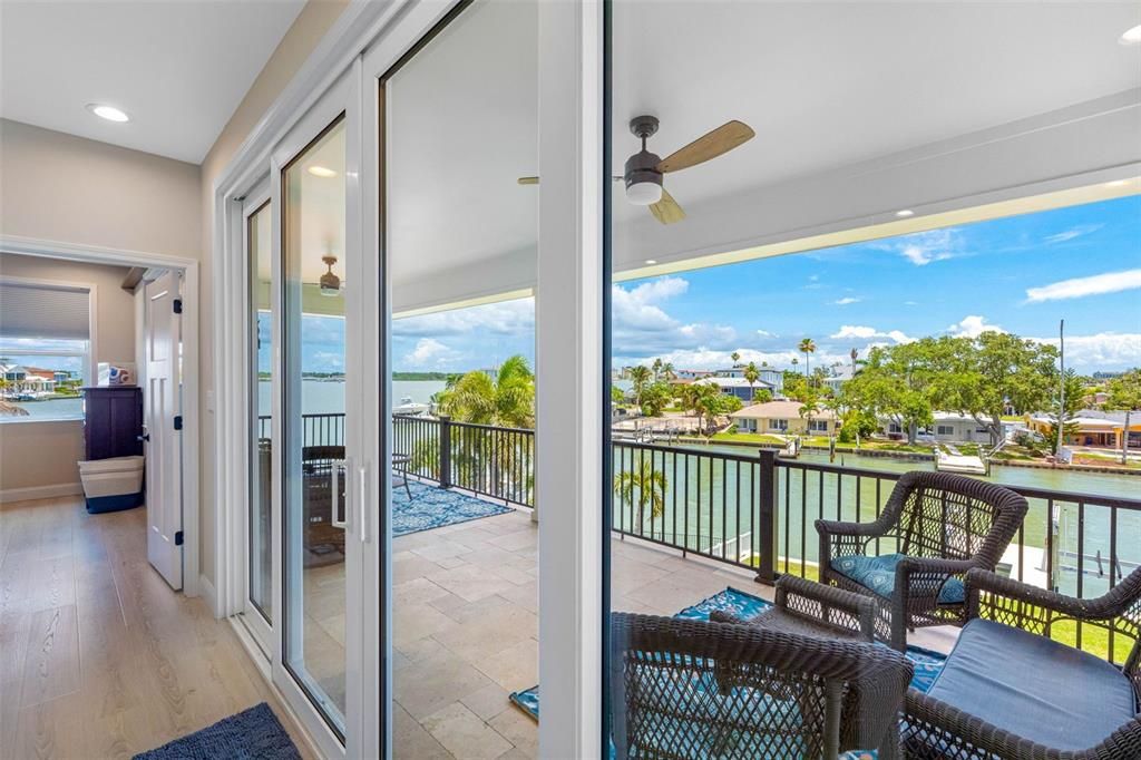 For Sale: $2,145,000 (4 beds, 4 baths, 2695 Square Feet)