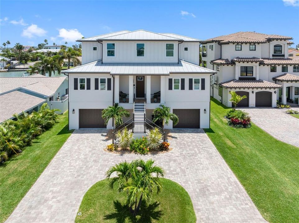 For Sale: $2,145,000 (4 beds, 4 baths, 2695 Square Feet)
