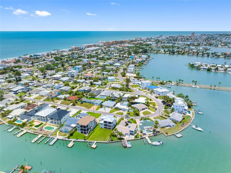 For Sale: $2,145,000 (4 beds, 4 baths, 2695 Square Feet)