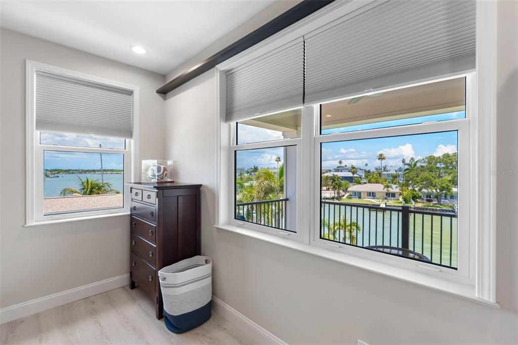 For Sale: $2,145,000 (4 beds, 4 baths, 2695 Square Feet)