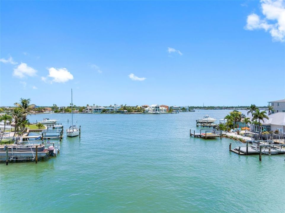 For Sale: $2,145,000 (4 beds, 4 baths, 2695 Square Feet)