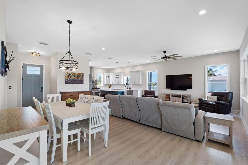 For Sale: $2,145,000 (4 beds, 4 baths, 2695 Square Feet)