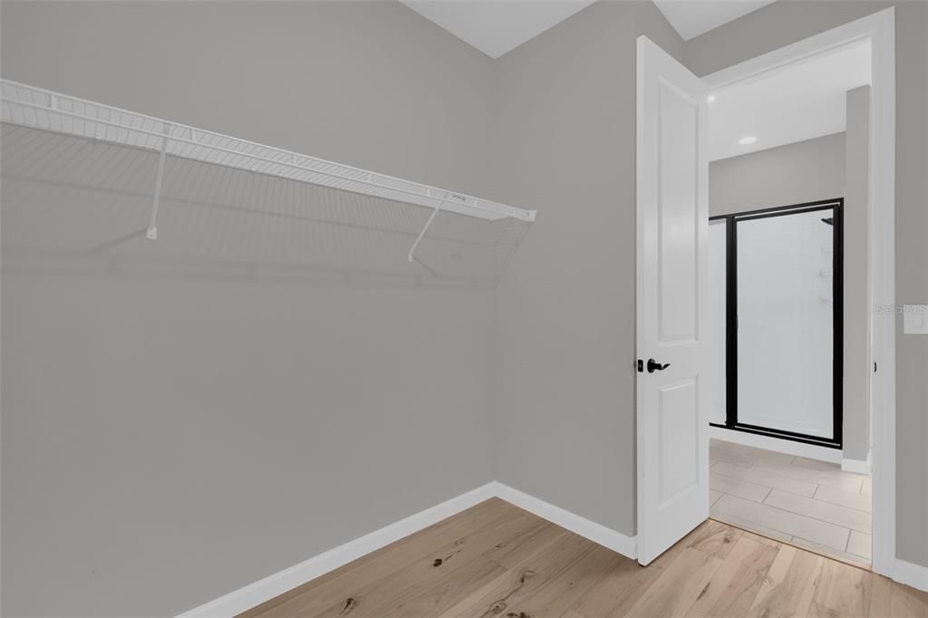 En Venta: $365,000 (4 camas, 2 baños, 1811 Pies cuadrados)