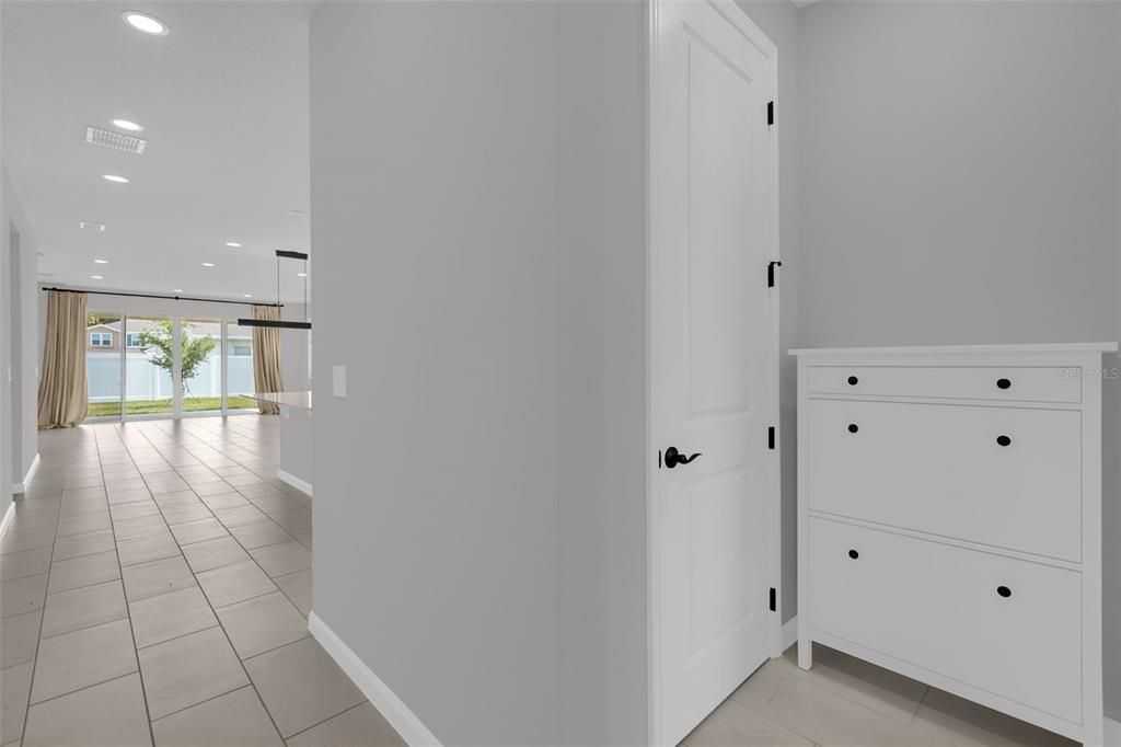 En Venta: $365,000 (4 camas, 2 baños, 1811 Pies cuadrados)
