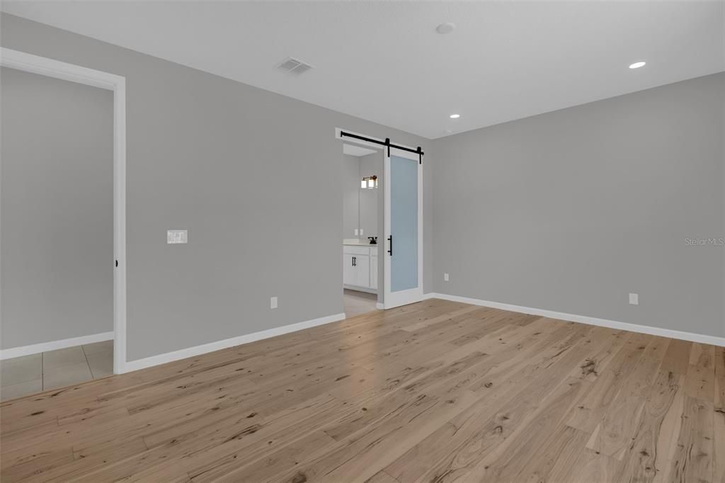 En Venta: $365,000 (4 camas, 2 baños, 1811 Pies cuadrados)