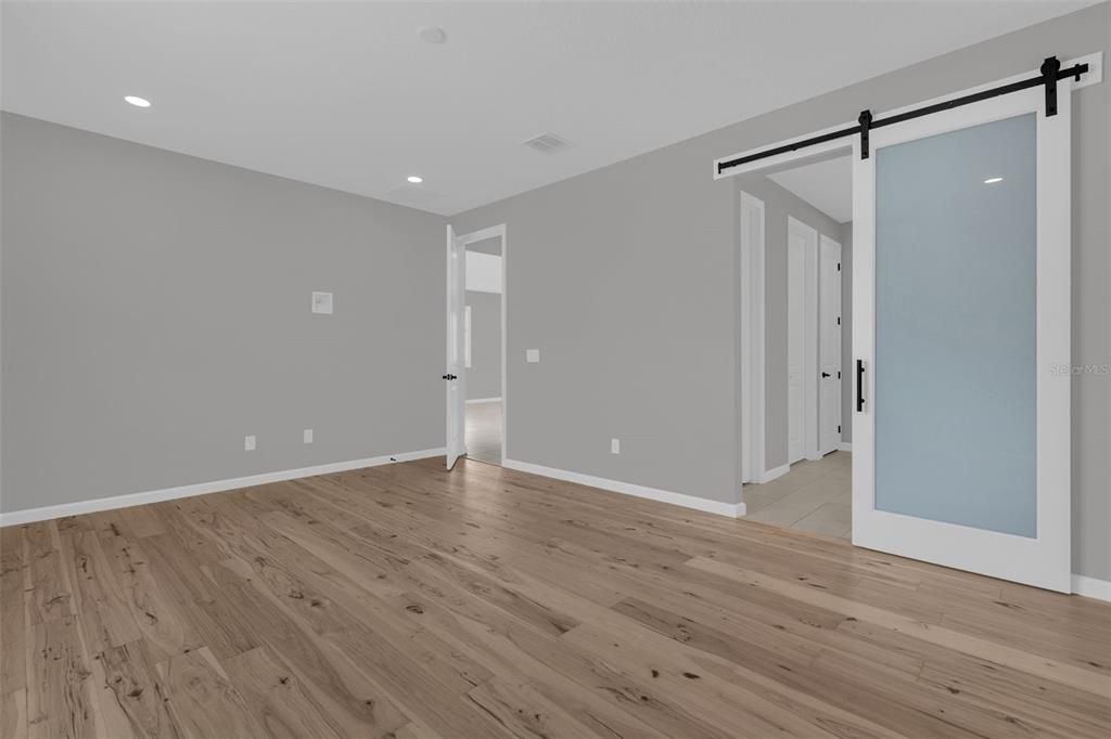 En Venta: $365,000 (4 camas, 2 baños, 1811 Pies cuadrados)