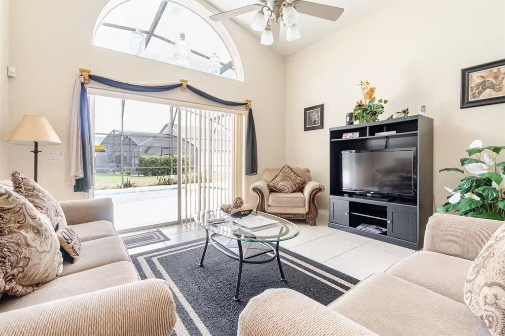 For Rent: $2,350 (3 beds, 2 baths, 1536 Square Feet)