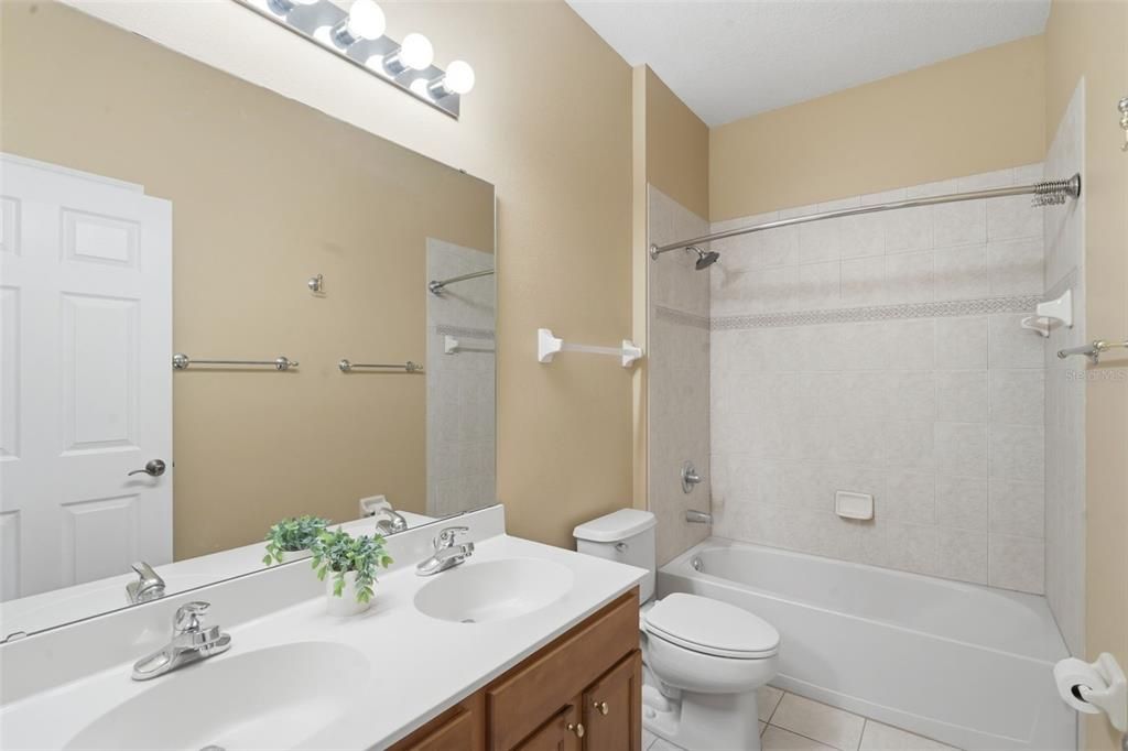 For Sale: $485,000 (4 beds, 2 baths, 2640 Square Feet)