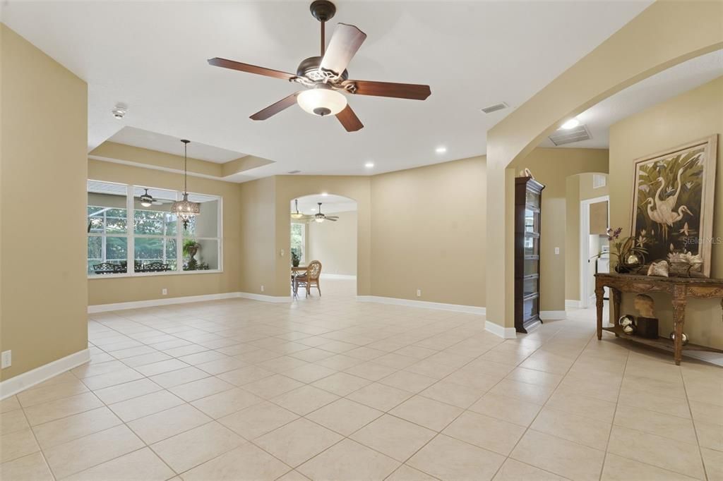For Sale: $485,000 (4 beds, 2 baths, 2640 Square Feet)