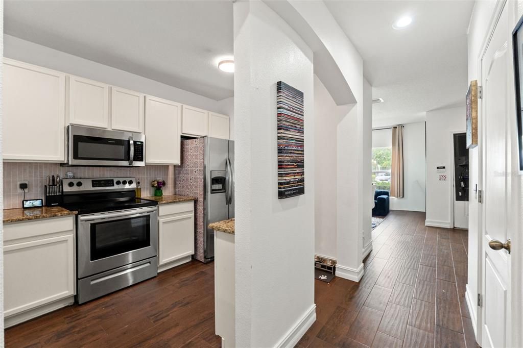 For Sale: $264,500 (2 beds, 2 baths, 1337 Square Feet)