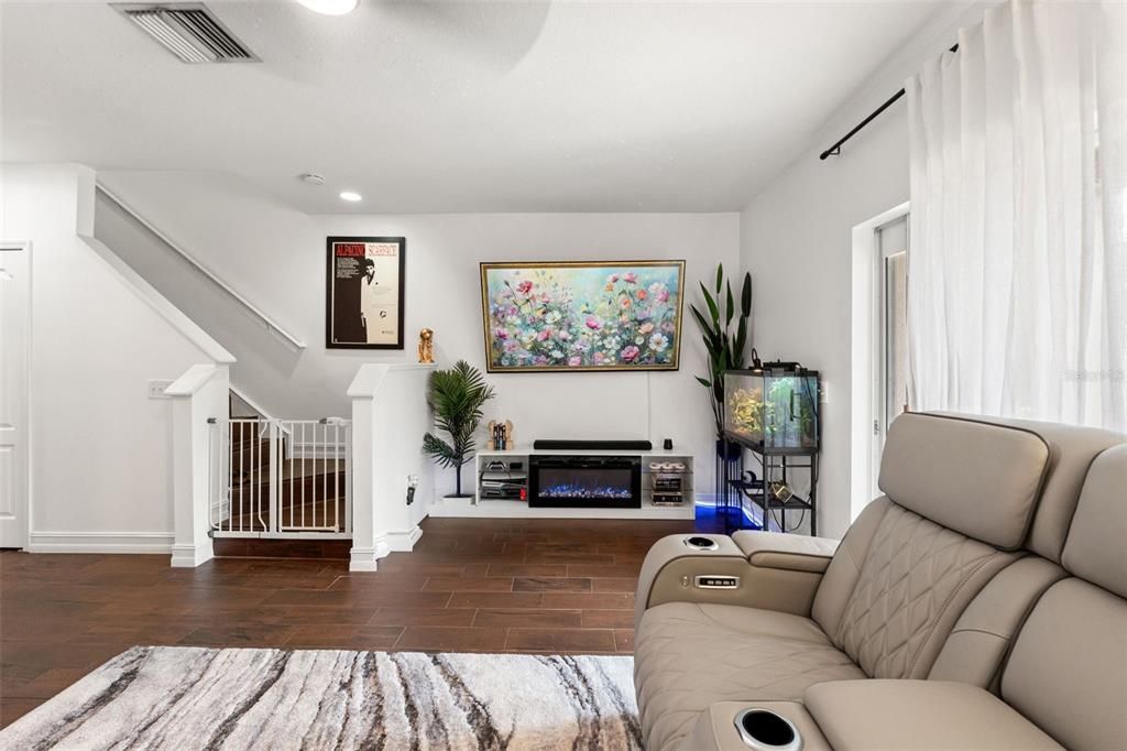 For Sale: $264,500 (2 beds, 2 baths, 1337 Square Feet)