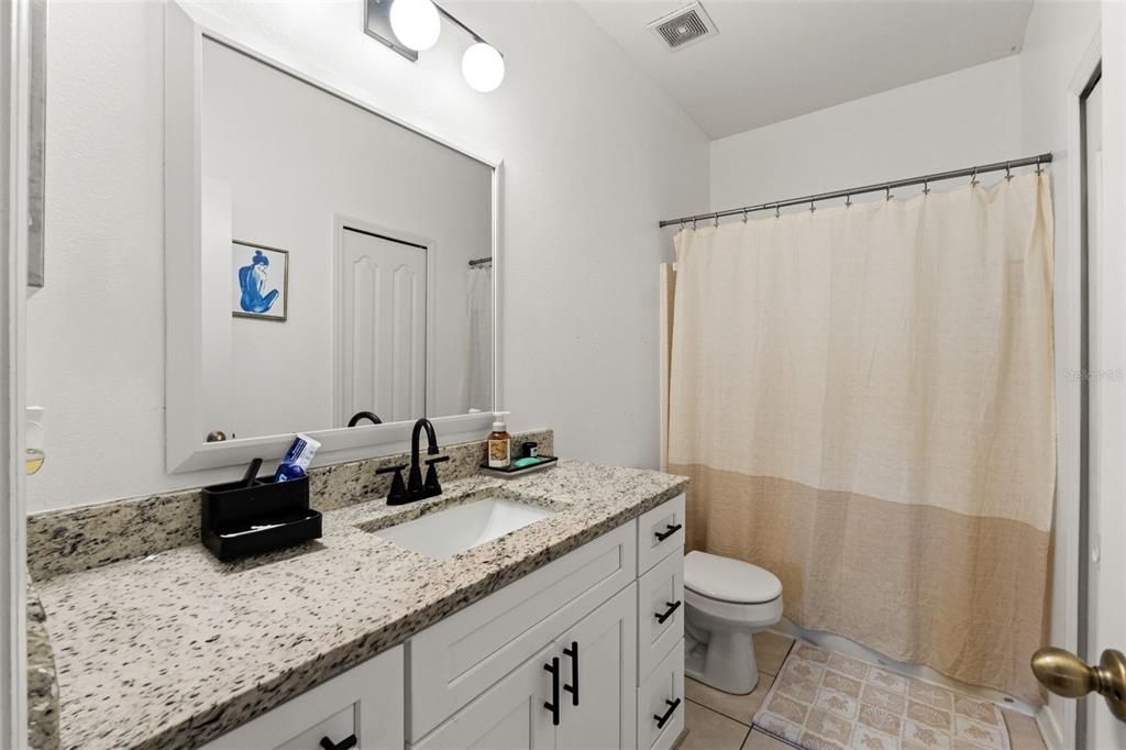 For Sale: $264,500 (2 beds, 2 baths, 1337 Square Feet)