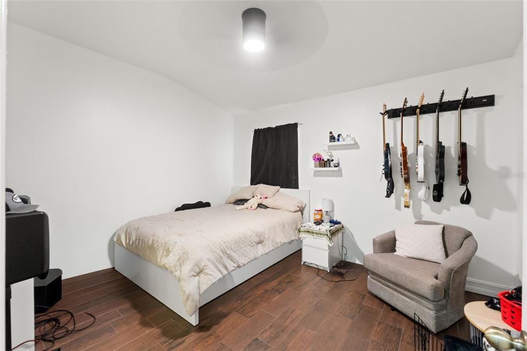 For Sale: $264,500 (2 beds, 2 baths, 1337 Square Feet)