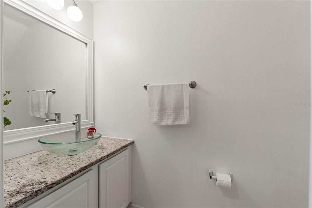 For Sale: $264,500 (2 beds, 2 baths, 1337 Square Feet)