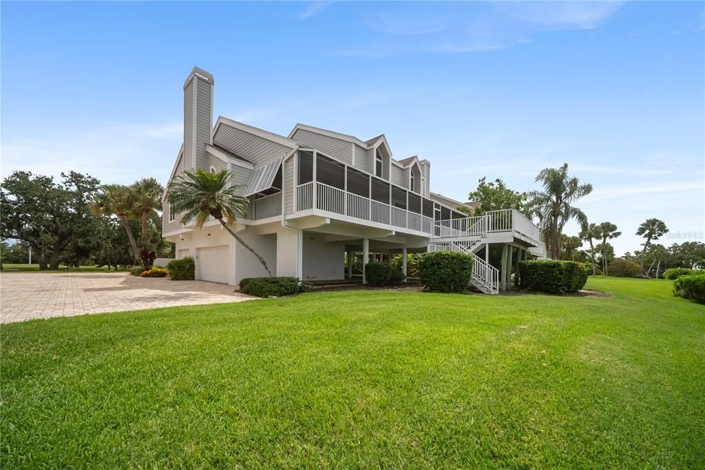 For Sale: $1,950,000 (3 beds, 3 baths, 5080 Square Feet)