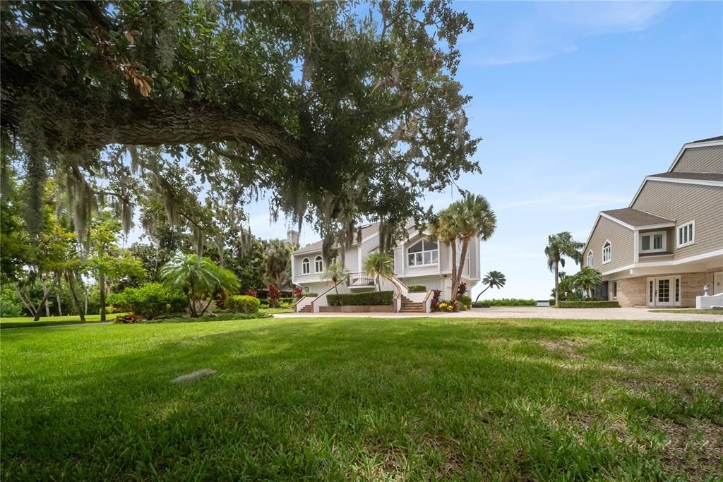 For Sale: $1,950,000 (3 beds, 3 baths, 5080 Square Feet)