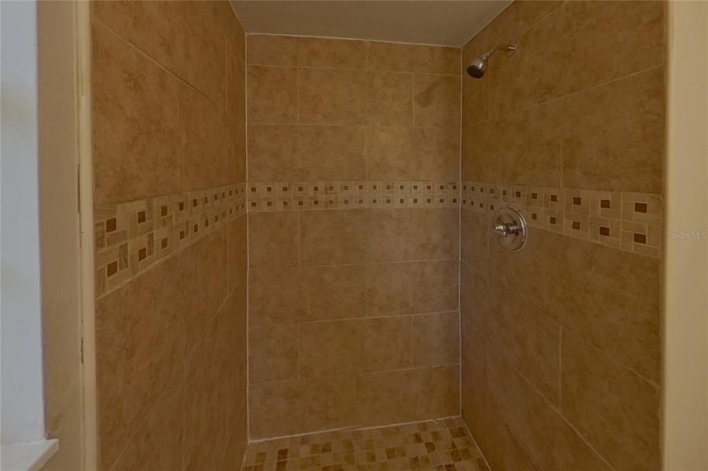 En Renta: $2,469 (3 camas, 2 baños, 1404 Pies cuadrados)