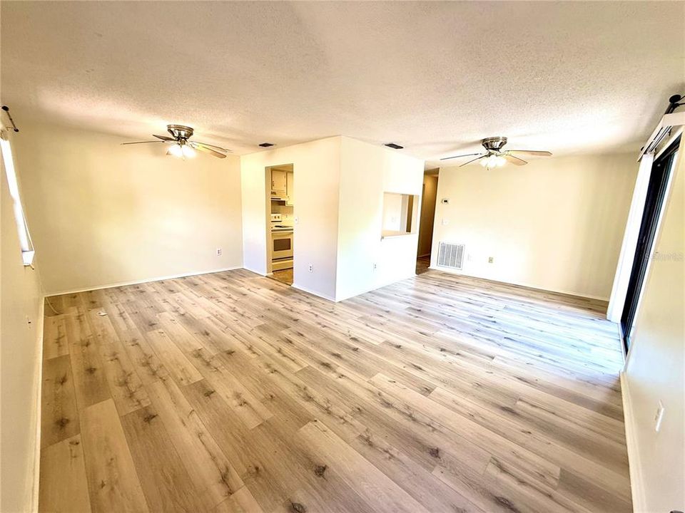 En Venta: $100,000 (2 camas, 2 baños, 960 Pies cuadrados)