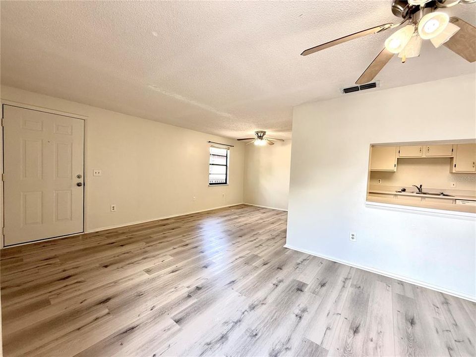 En Venta: $100,000 (2 camas, 2 baños, 960 Pies cuadrados)