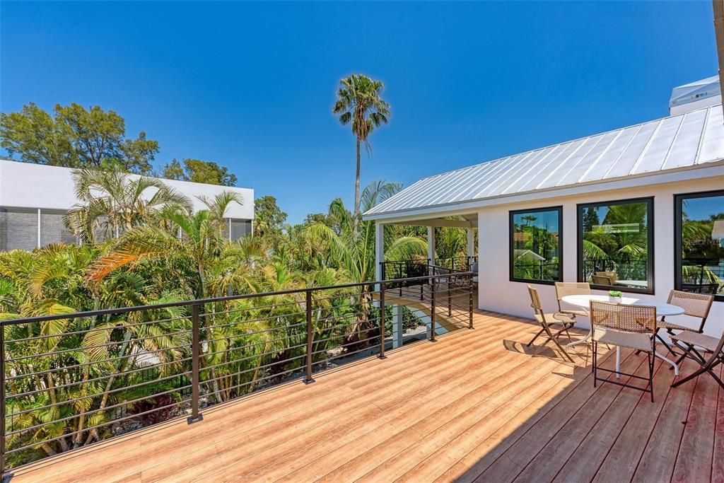 For Sale: $3,650,000 (4 beds, 3 baths, 2122 Square Feet)