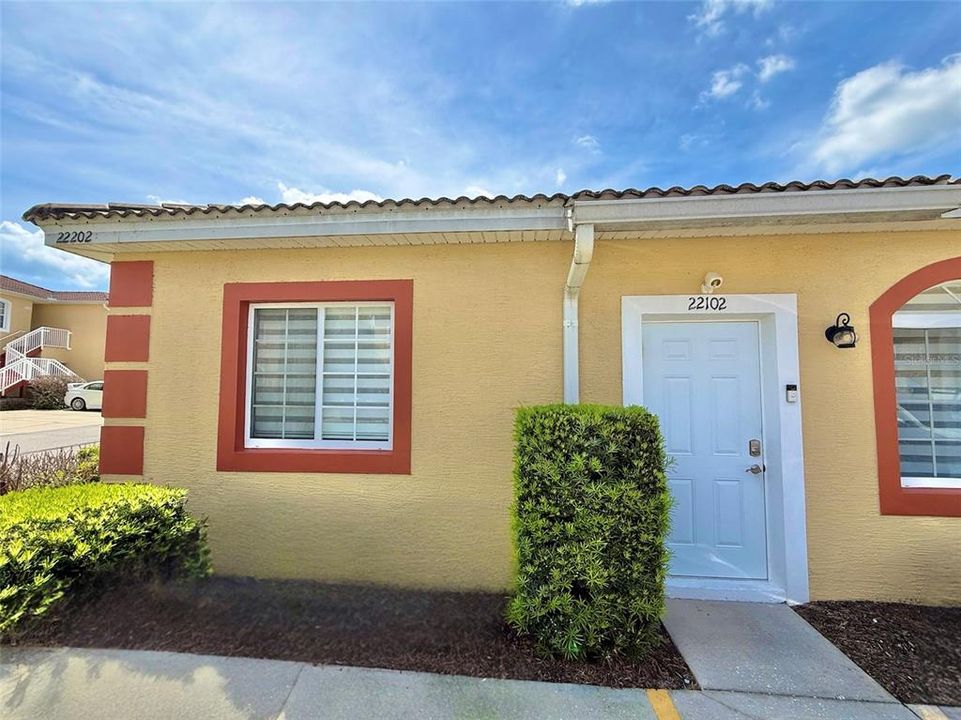 For Sale: $139,999 (2 beds, 2 baths, 812 Square Feet)