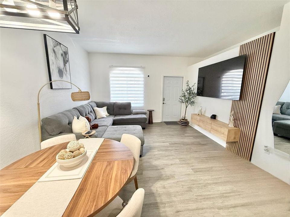 For Sale: $139,999 (2 beds, 2 baths, 812 Square Feet)