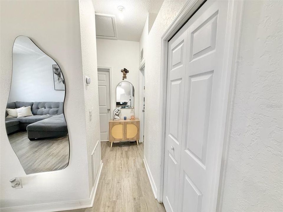 For Sale: $139,999 (2 beds, 2 baths, 812 Square Feet)
