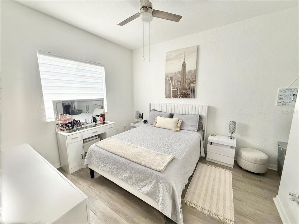 For Sale: $139,999 (2 beds, 2 baths, 812 Square Feet)