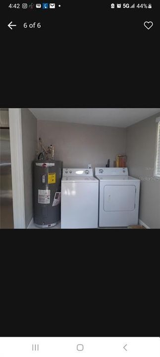 For Sale: $259,700 (3 beds, 1 baths, 904 Square Feet)