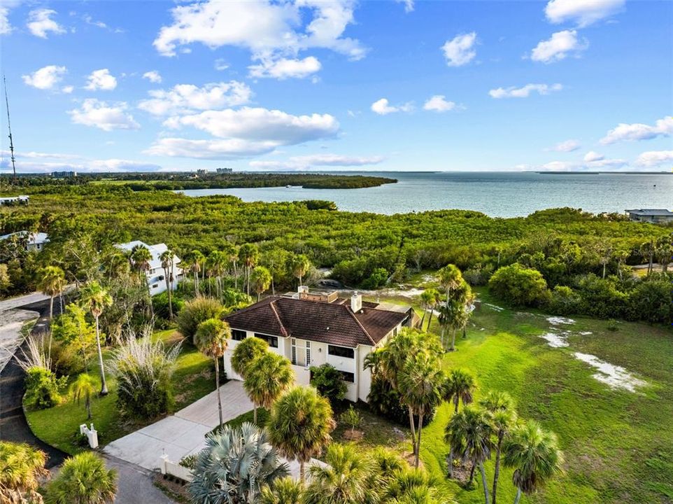For Sale: $2,800,000 (4 beds, 3 baths, 2760 Square Feet)