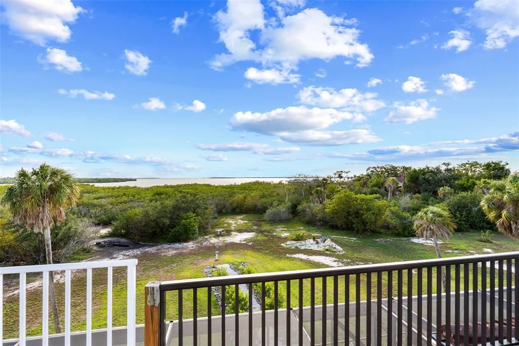 For Sale: $2,800,000 (4 beds, 3 baths, 2760 Square Feet)