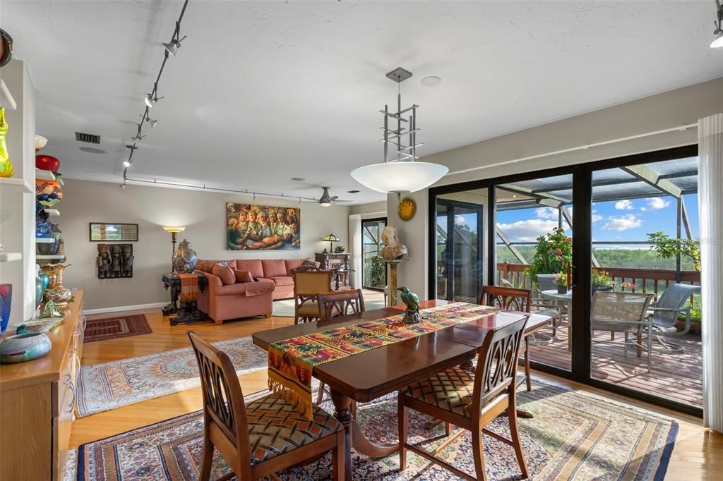 For Sale: $2,800,000 (4 beds, 3 baths, 2760 Square Feet)