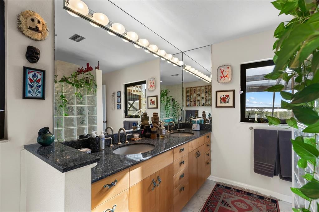 For Sale: $2,800,000 (4 beds, 3 baths, 2760 Square Feet)