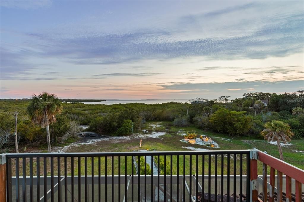 For Sale: $2,800,000 (4 beds, 3 baths, 2760 Square Feet)