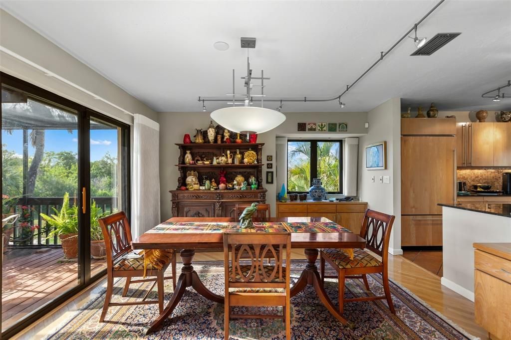 For Sale: $2,800,000 (4 beds, 3 baths, 2760 Square Feet)