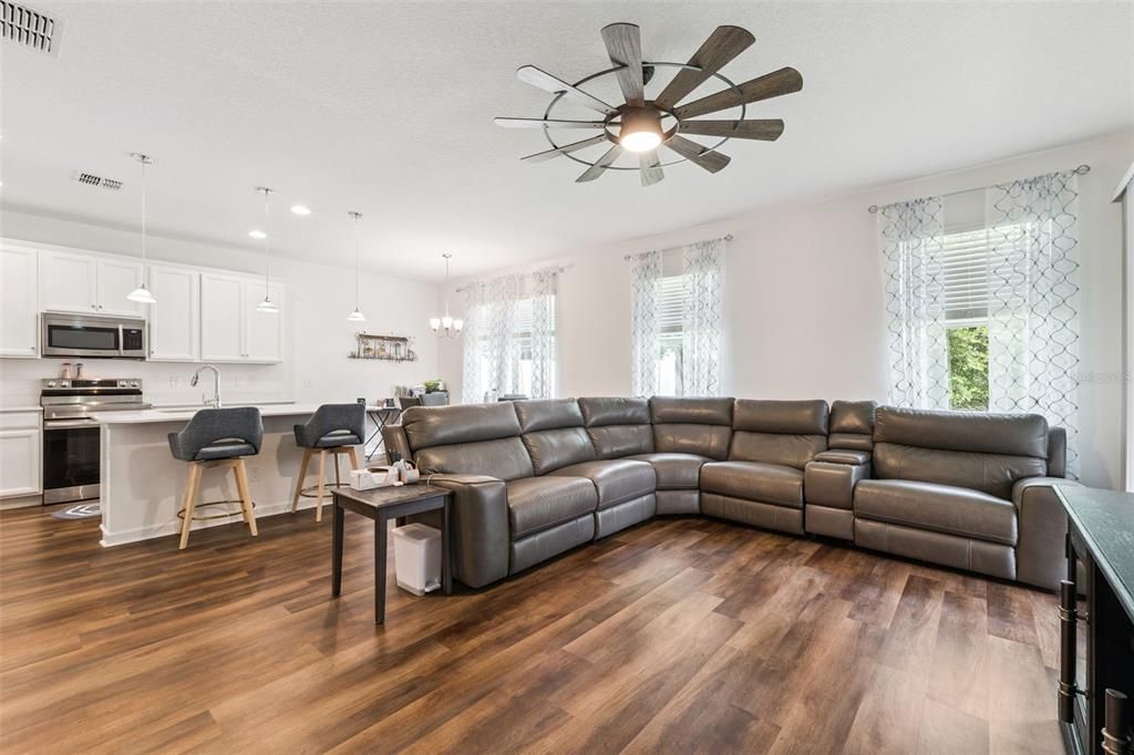 For Sale: $420,000 (4 beds, 3 baths, 2380 Square Feet)