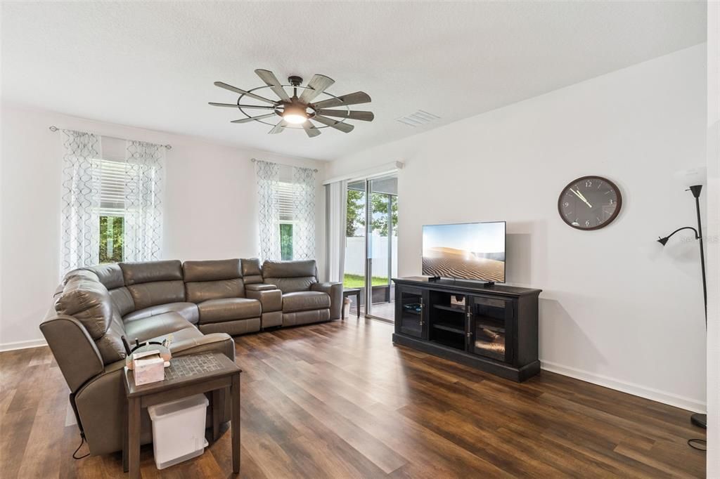For Sale: $420,000 (4 beds, 3 baths, 2380 Square Feet)