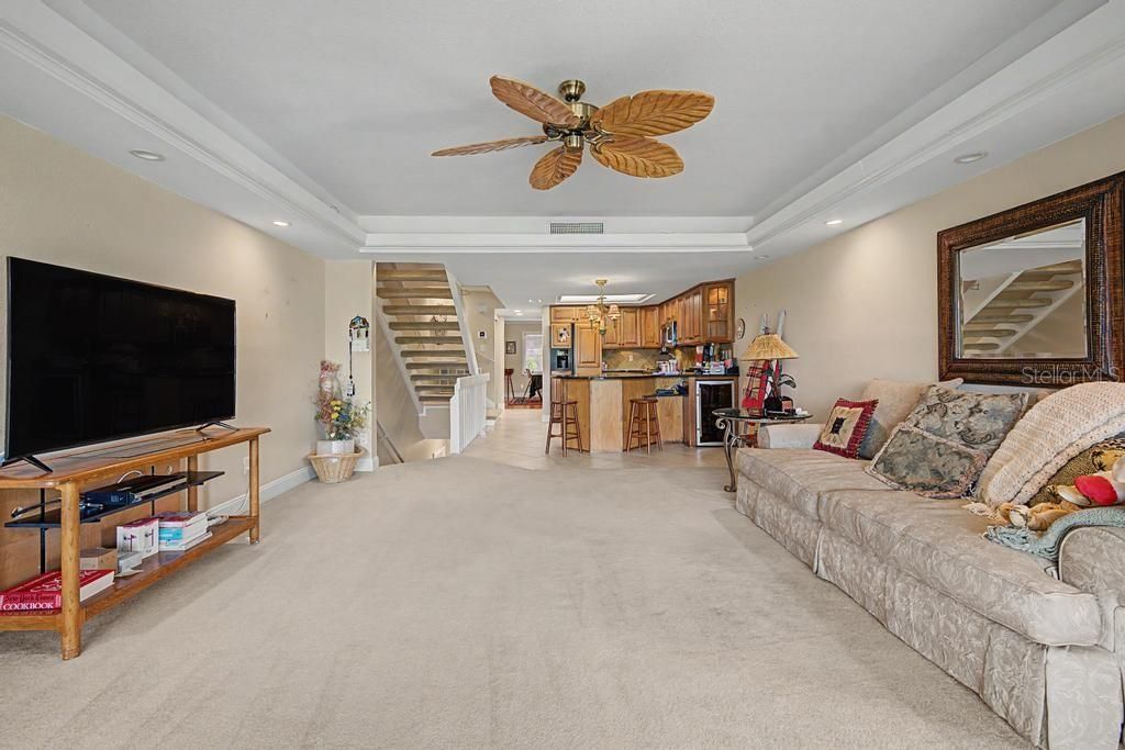 For Sale: $700,000 (3 beds, 2 baths, 1989 Square Feet)