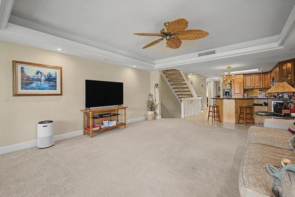 For Sale: $700,000 (3 beds, 2 baths, 1989 Square Feet)