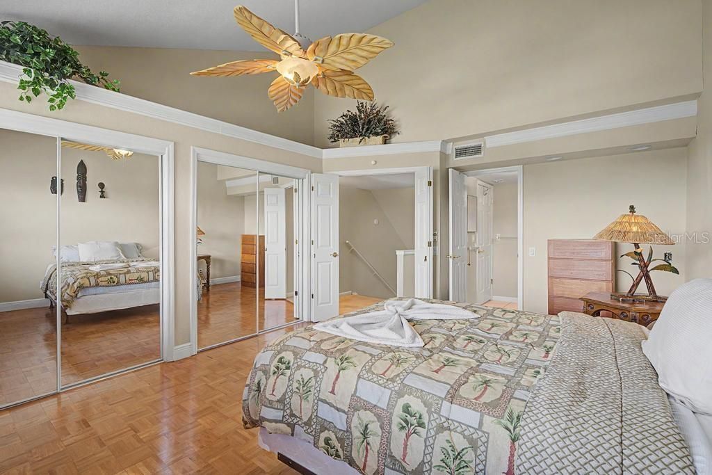 For Sale: $700,000 (3 beds, 2 baths, 1989 Square Feet)