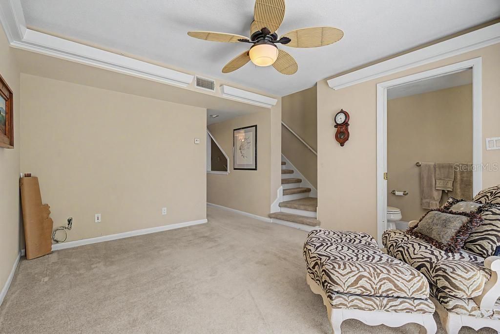 For Sale: $700,000 (3 beds, 2 baths, 1989 Square Feet)