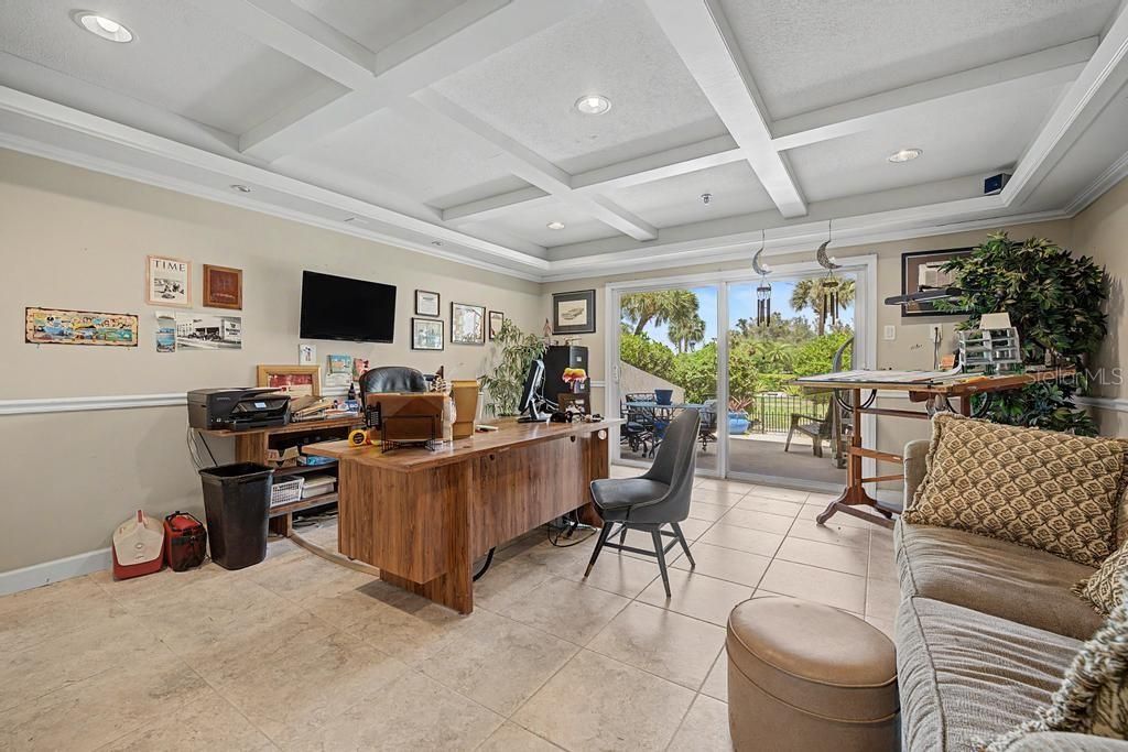 For Sale: $700,000 (3 beds, 2 baths, 1989 Square Feet)