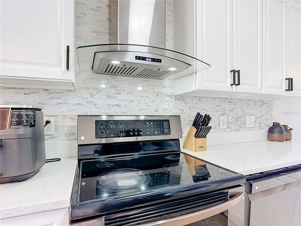 На продажу: $425,000 (4 спален, 2 ванн, 1397 Квадратных фут)