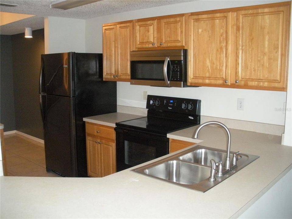 For Rent: $1,995 (3 beds, 2 baths, 1615 Square Feet)