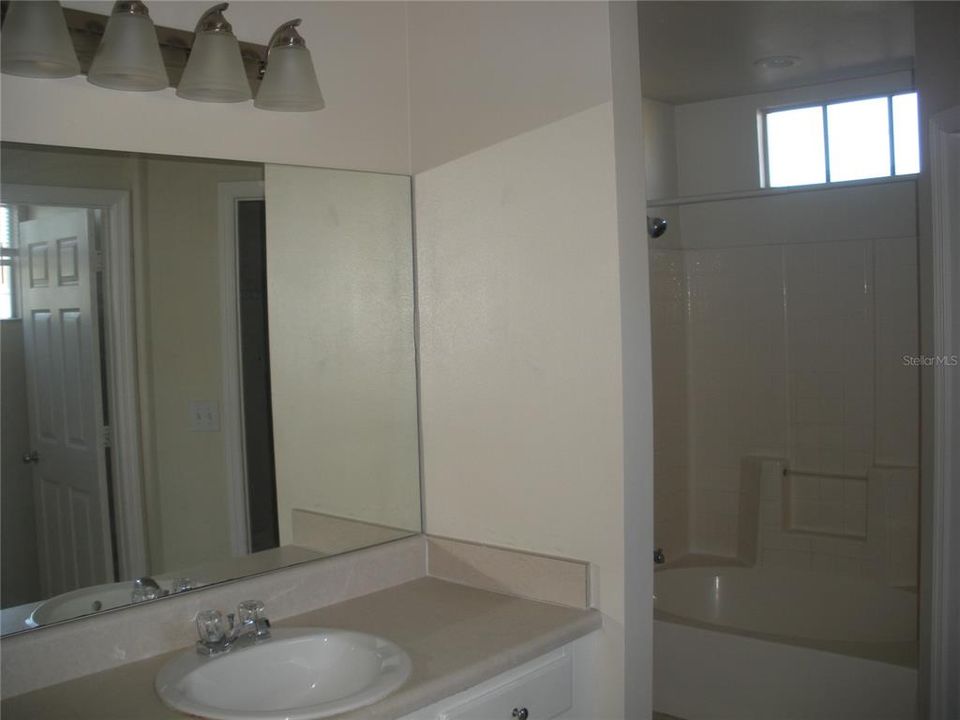 For Rent: $1,995 (3 beds, 2 baths, 1615 Square Feet)