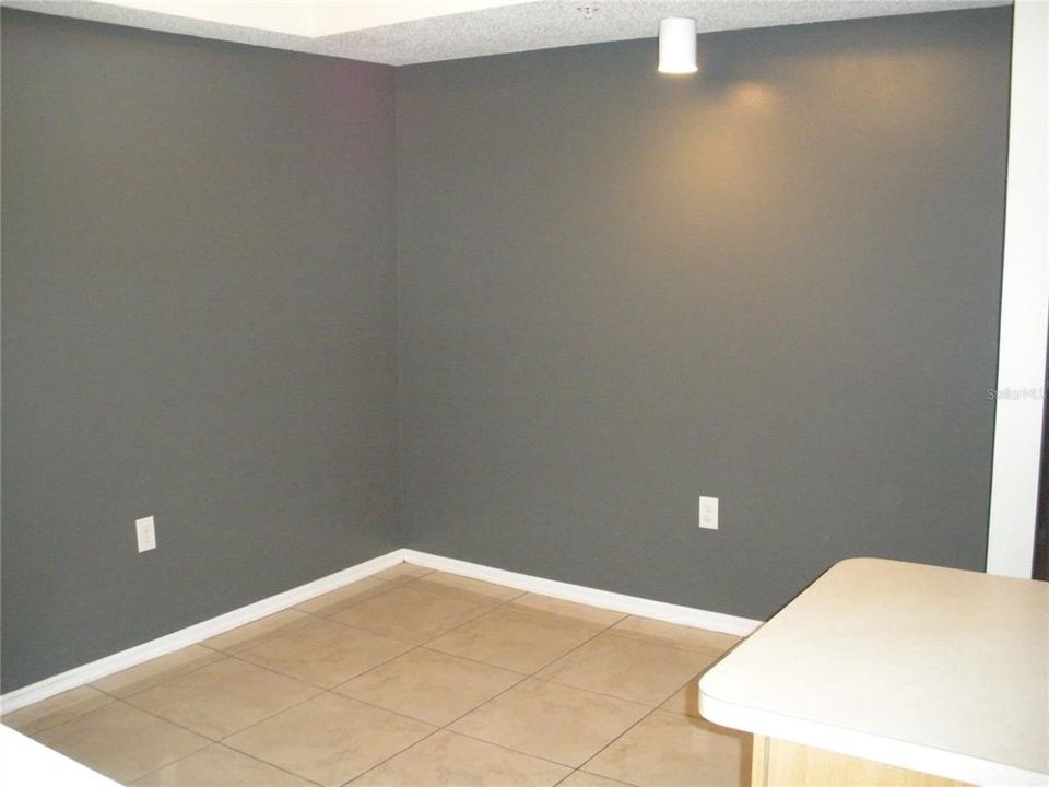 For Rent: $1,995 (3 beds, 2 baths, 1615 Square Feet)