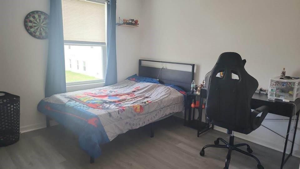 For Rent: $2,300 (4 beds, 2 baths, 1917 Square Feet)