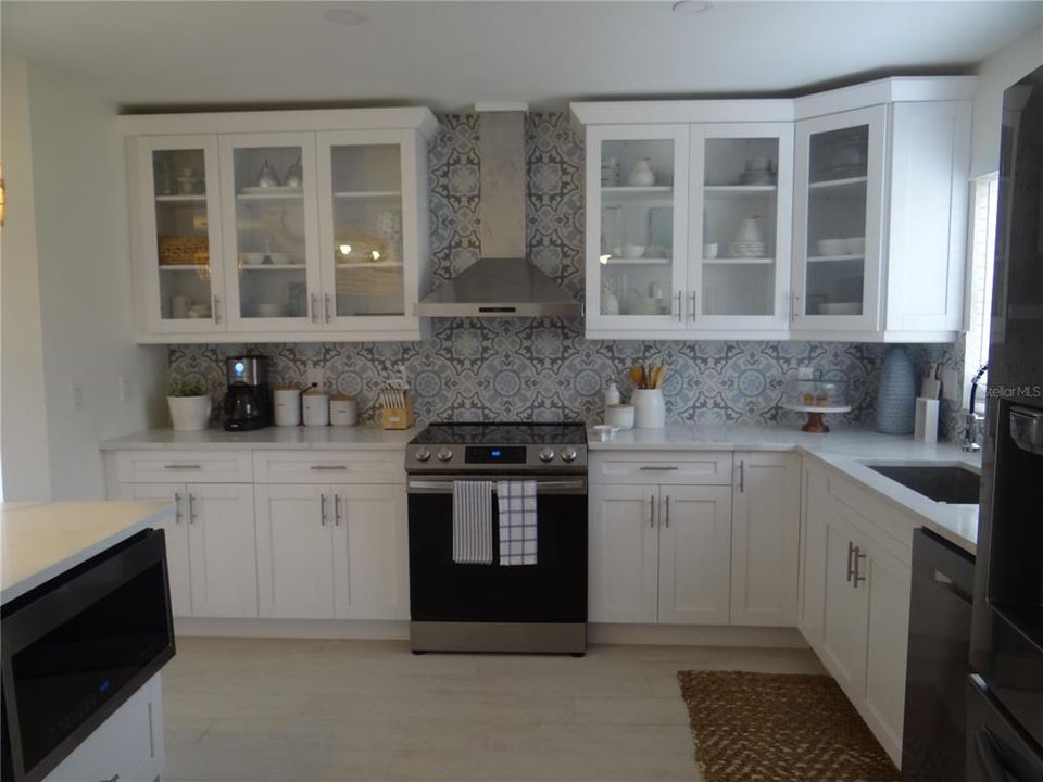 For Rent: $4,200 (3 beds, 3 baths, 1888 Square Feet)