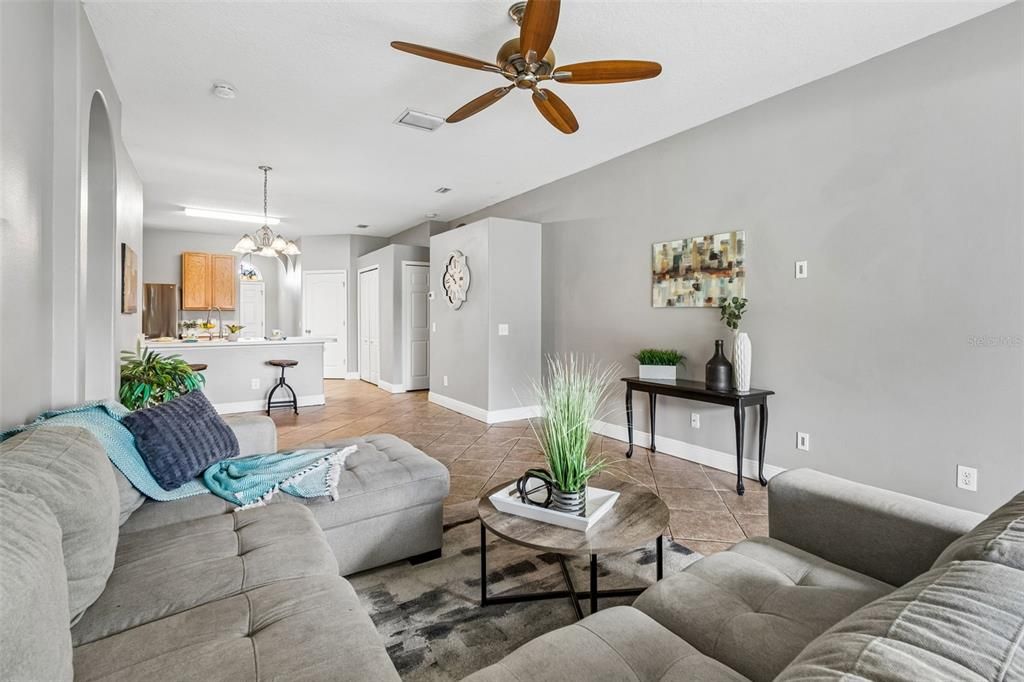 For Sale: $370,000 (4 beds, 2 baths, 1825 Square Feet)