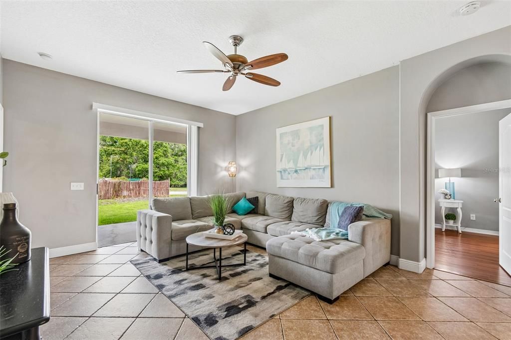 For Sale: $370,000 (4 beds, 2 baths, 1825 Square Feet)